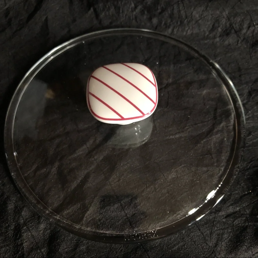 Mikasa Fire & Ice Strawberries Covered Casserole 3/4 Quart Dish